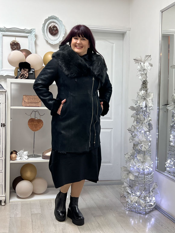 Plus size ženska duga crna jakna