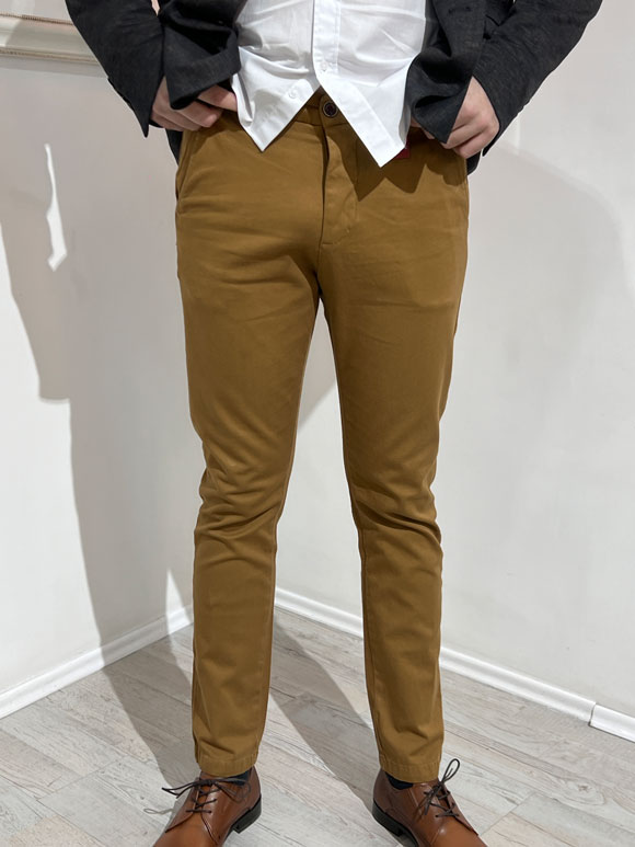 Muške pantalone moderne