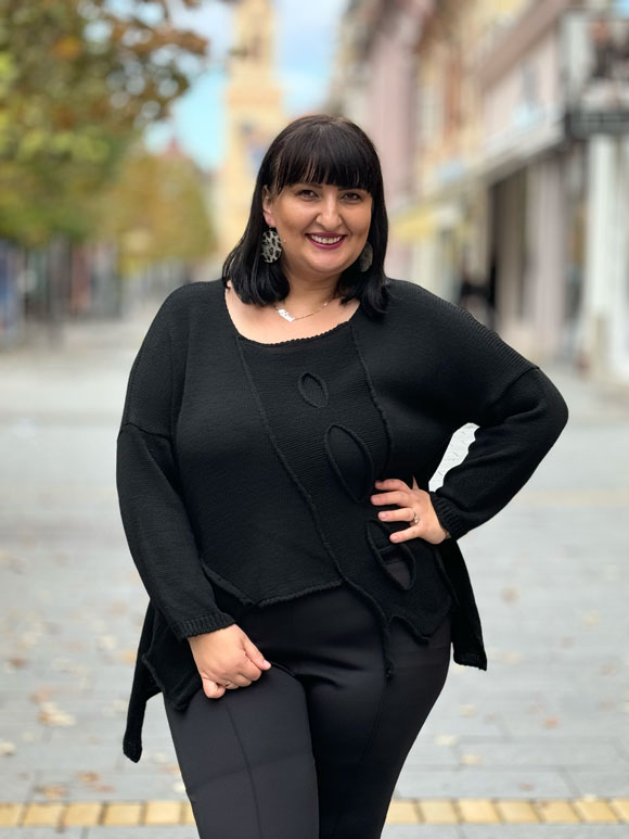 Plus size crna bluza ženska